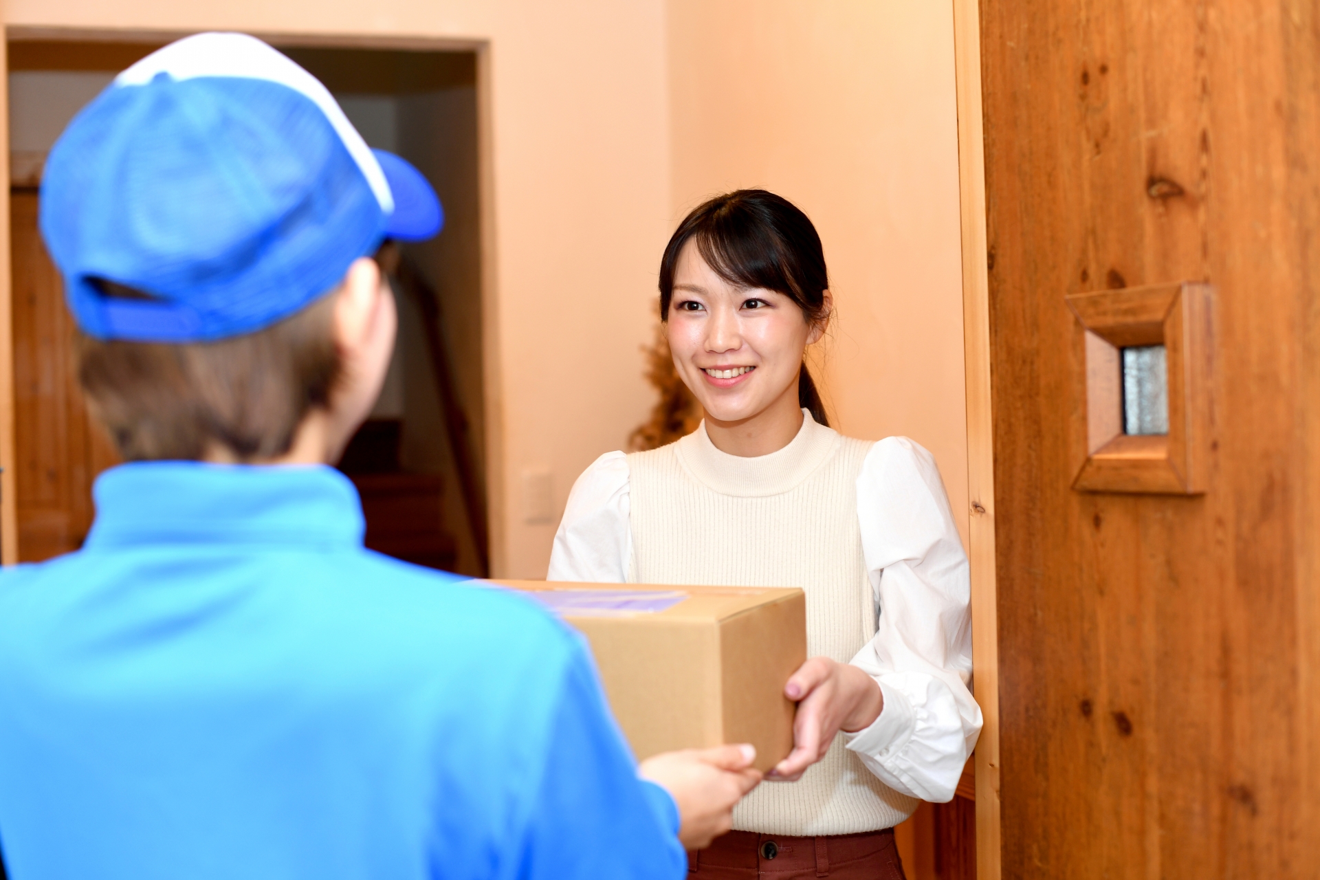 毎回決まった時間に荷物をお届けする定期便もございます